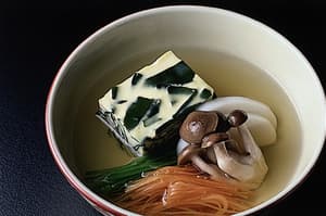 わかめ入り卵豆腐椀