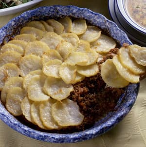 牛ひき肉とポテトの重ね焼き