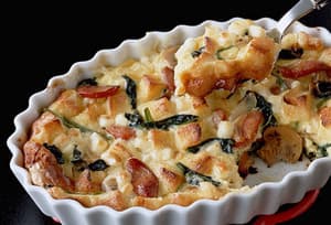 青菜とソーセージのキッシュ