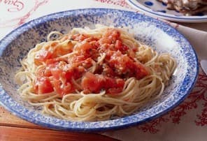 トマトとバジルのスパゲティ