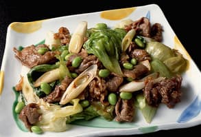 牛肉とレタスのオイスターソース炒め