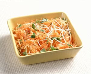 にんじんのはちみつドレッシングかけ