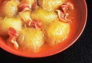 新玉ねぎとベーコンのみそ煮