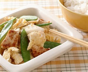 豆腐ときぬさやのいり卵