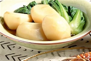 新じゃがいもと青梗菜の煮もの