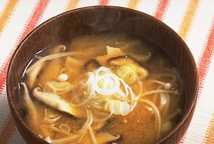 きのこたっぷりのみそ汁