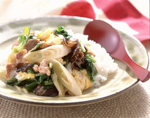 牛肉と青梗菜のスタミナ丼
