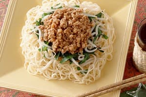 ジャージャー麺風