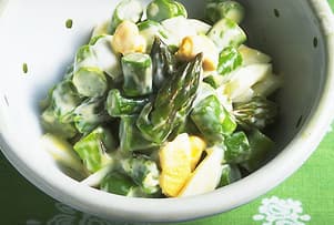 アスパラとゆで卵のマヨネーズあえ