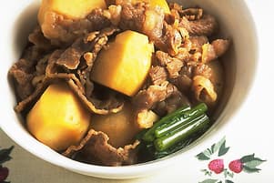 里いもと牛肉の煮もの