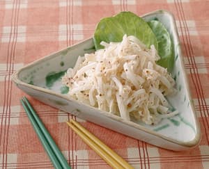 せん切り大根と帆立て貝柱のサラダ