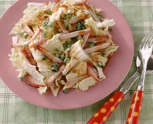 白菜と焼き豚のごま風味サラダ