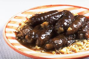 れんこんの牛肉ロール　オイスターソース煮