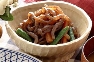糸こんにゃくといんげんの煮もの