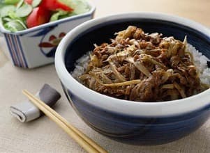 牛肉とごぼうの牛丼風