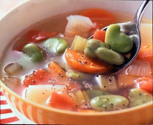 そら豆と野菜のスープ