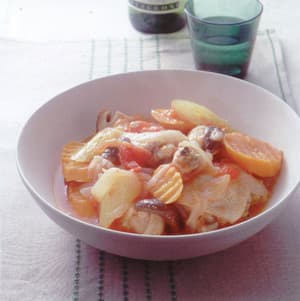 骨つきチキンのトマト煮