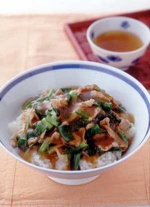 豚肉とにらのあんかけどんぶり