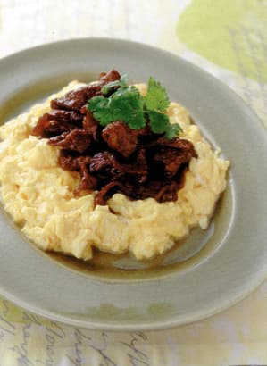 卵と牛肉のオイスターソース炒め