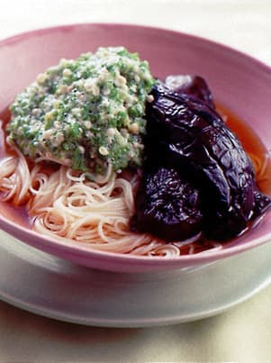 オクラとろろとなすの田舎煮のせそうめん