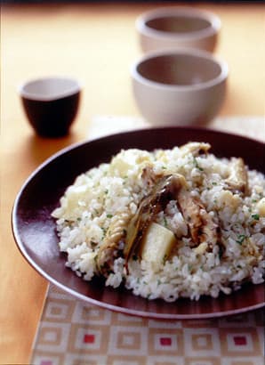 鶏手羽とじゃがいもの炊き込みご飯