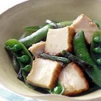 厚揚げとスナップえんどうの煮もの