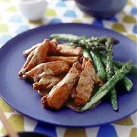 鶏手羽のから揚げ　ごまソース