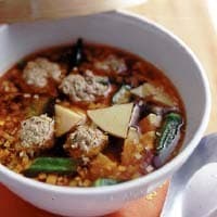 肉だんごのピリ辛スープ煮