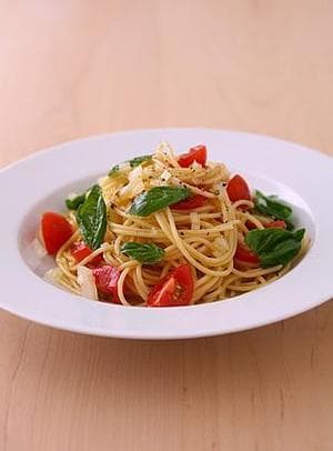 トマトとバジルの冷たいパスタ