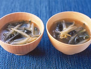 もやしとわかめのみそ汁