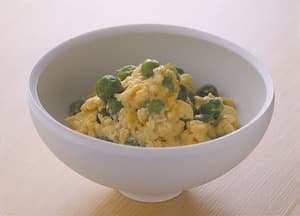 グリーンピース入りいり豆腐