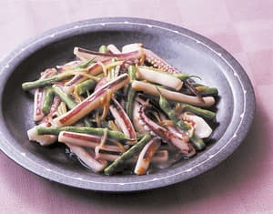いかとさやいんげんのしょうが炒め