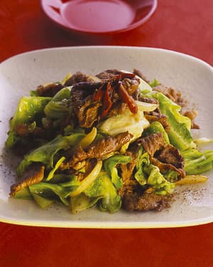 牛肉とキャベツのオイスターソース炒め