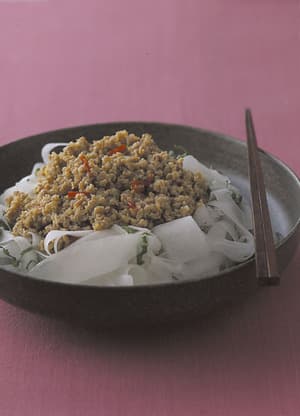 ひらひら大根のエスニックそぼろかけ