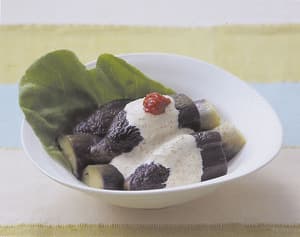 蒸しなすのごまマヨがけ