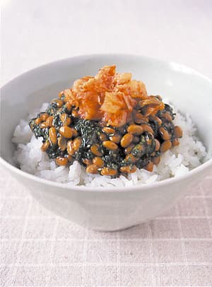モロヘイヤ入り納豆キムチ丼