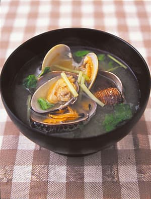 あさりと三つ葉のみそ汁