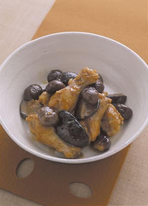 鶏手羽肉と栗のうま煮