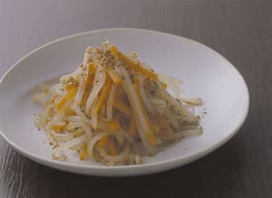 もやしとにんじんの中華風サラダ
