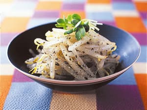 もやしのごまあえ