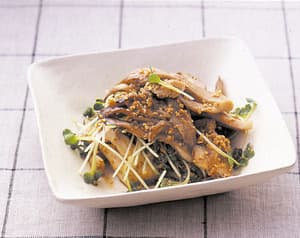 まいたけと貝割れ菜のごま酢あえ