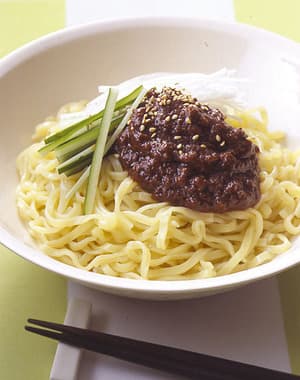 ジャージャー麺