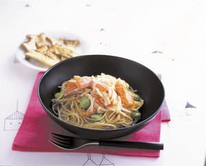 そら豆とサーモンのマヨネーズスパゲティ