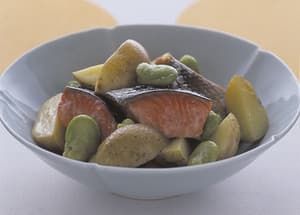 鮭と新じゃがのバター蒸し煮