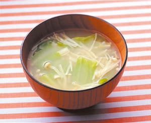 えのきとキャベツのみそ汁