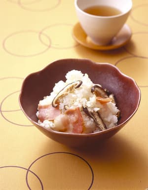 しいたけとベーコンの混ぜご飯