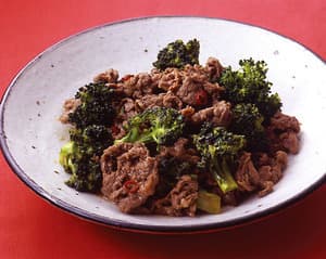 牛肉とブロッコリーのオイスターソース炒め