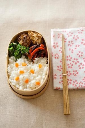 鶏ささ身のごまころも焼き弁当