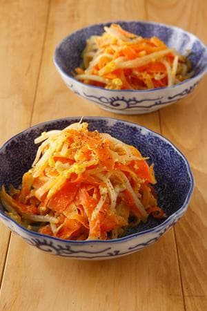 にんじんともやしの卵炒め