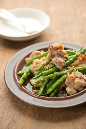 鶏肉といんげんのアーリオオーリオ炒め